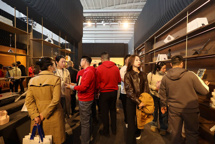 鵬鴻全屋定制亮相沈陽家博會，書寫大家居時代新篇章